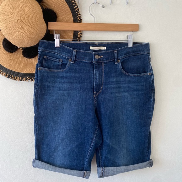 Levi’s Blue Denim Bermuda Shorts SZ 31 - Picture 1 of 10
